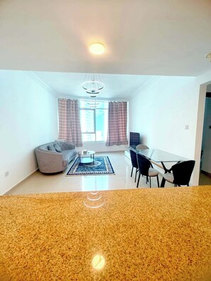 Interior - 2-bedroom apartment with AC in awesome Dubai location (Dubai)
