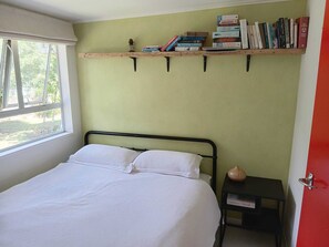 3 bedrooms, bed sheets