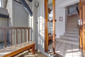 House - Blackcomb Greens #4 - Mountain View, Right on the Golf Course! (Whistler)