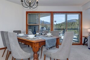 Dining - Blackcomb Greens #4 - New Listing, Mountain View, Right on the Golf Course! (Whistler)