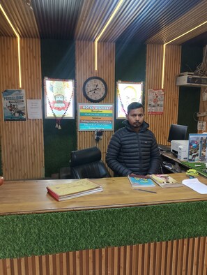 Lobby - Hotel Digvijay (Rishikesh)