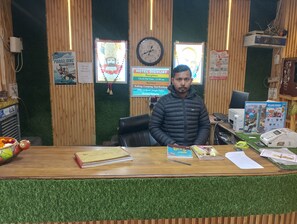 Lobby - Hotel Digvijay (Rishikesh)