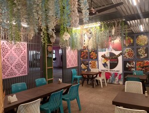 Restaurant - Hotel Digvijay  (Rishikesh)