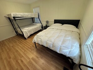 Strygejern/strygebræt, Wi-Fi, sengetøj