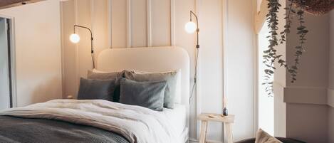 1 bedroom, internet, bed sheets