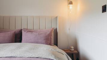 1 bedroom, internet, bed sheets