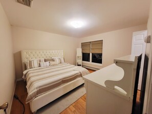 2 soveværelser, skrivebord, strygejern/strygebræt, gratis Wi-Fi