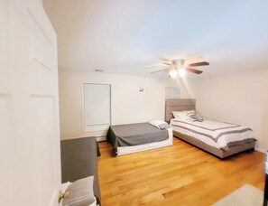 2 bedrooms, desk, iron/ironing board, free WiFi