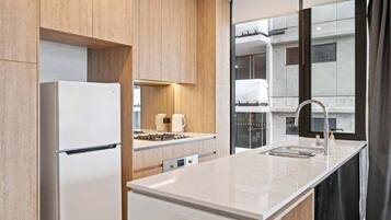 Fridge, microwave, oven, stovetop