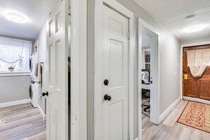 Interior - World Cup 2026 Apt Rental: 13 Mi to Foxborough (Attleboro)