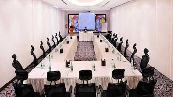 House | Meeting facility