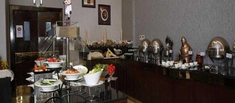 Spacious Family Stay Sunday Qaser Al Hamra