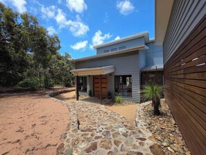 Exterior - Alkira Ridge Sunrise at 1770 (Agnes Water)
