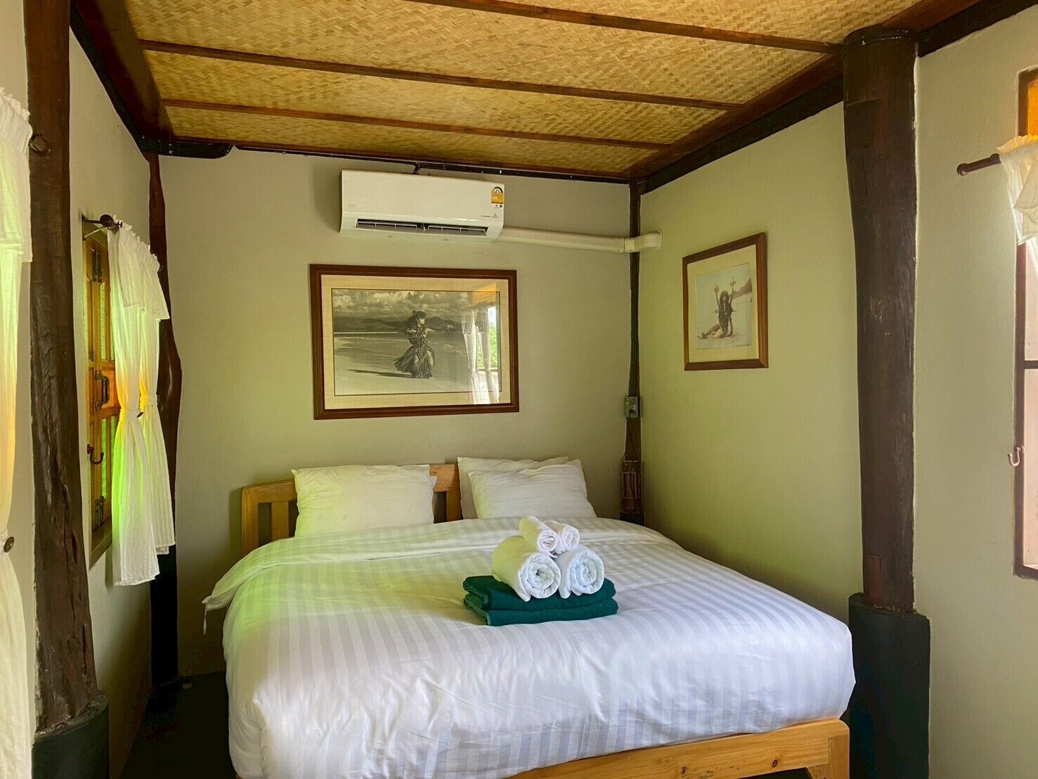 Standard Room, Pool View | Iron/ironing board, free WiFi
