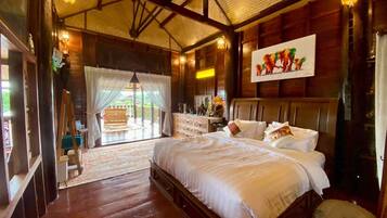 Iron/ironing board, free WiFi