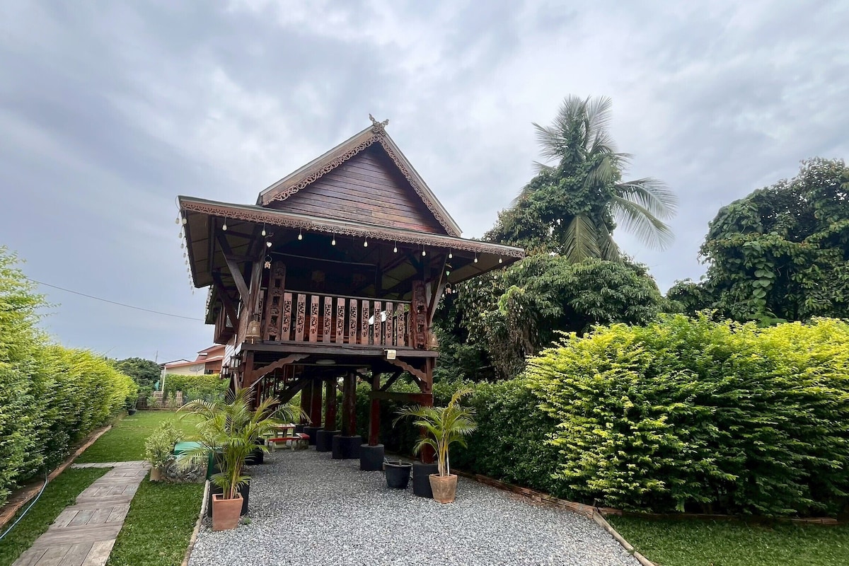 Standard-Haus, Balkon, Gartenblick