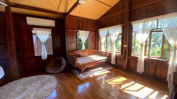 Comfort House, Garden View | Iron/ironing board, free WiFi