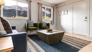 Living area - 2BR Red Cedar Lodge near Banff w/ Mountain Views (Harvie Heights)