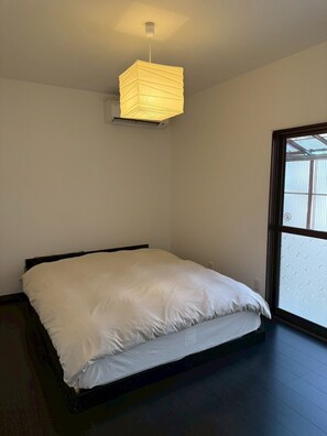 WiFi, bed sheets - A house with a special interior overlooking the Seto Inland Sea from the windows (perfect for cycling!) (尾道市)