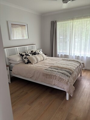 WiFi - Beach Holiday Home only 10mins walk to the Beach (Rainbow Beach)