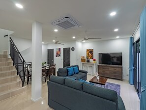 Books - Brand New Private pool villa Chalong Phuket Mountain view (Tambon Chalong)