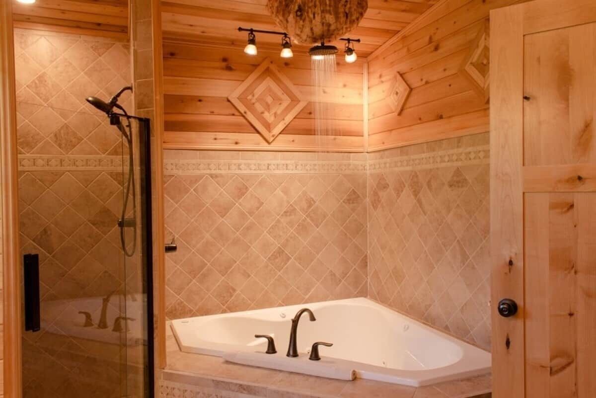 Shower, jetted tub, hair dryer, towels