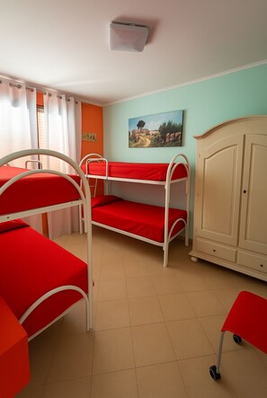 Iron/ironing board, bed sheets - Villa Iris tower poles (Torre Pali)
