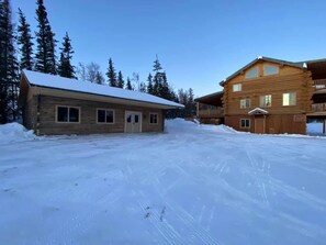 Exterior - Bear's Den Room @ Alaska Knotty Pine B&B (Lazy Mountain)