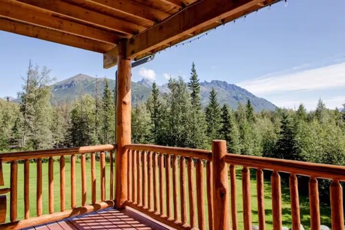 Mountain View Suite @ Alaska Knotty Pine B&B