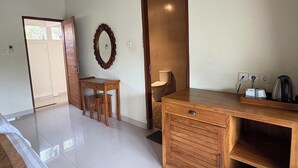 Double or Twin Room, Pool View | WiFi (free) - Raka Rai Bungalow (Ubud)