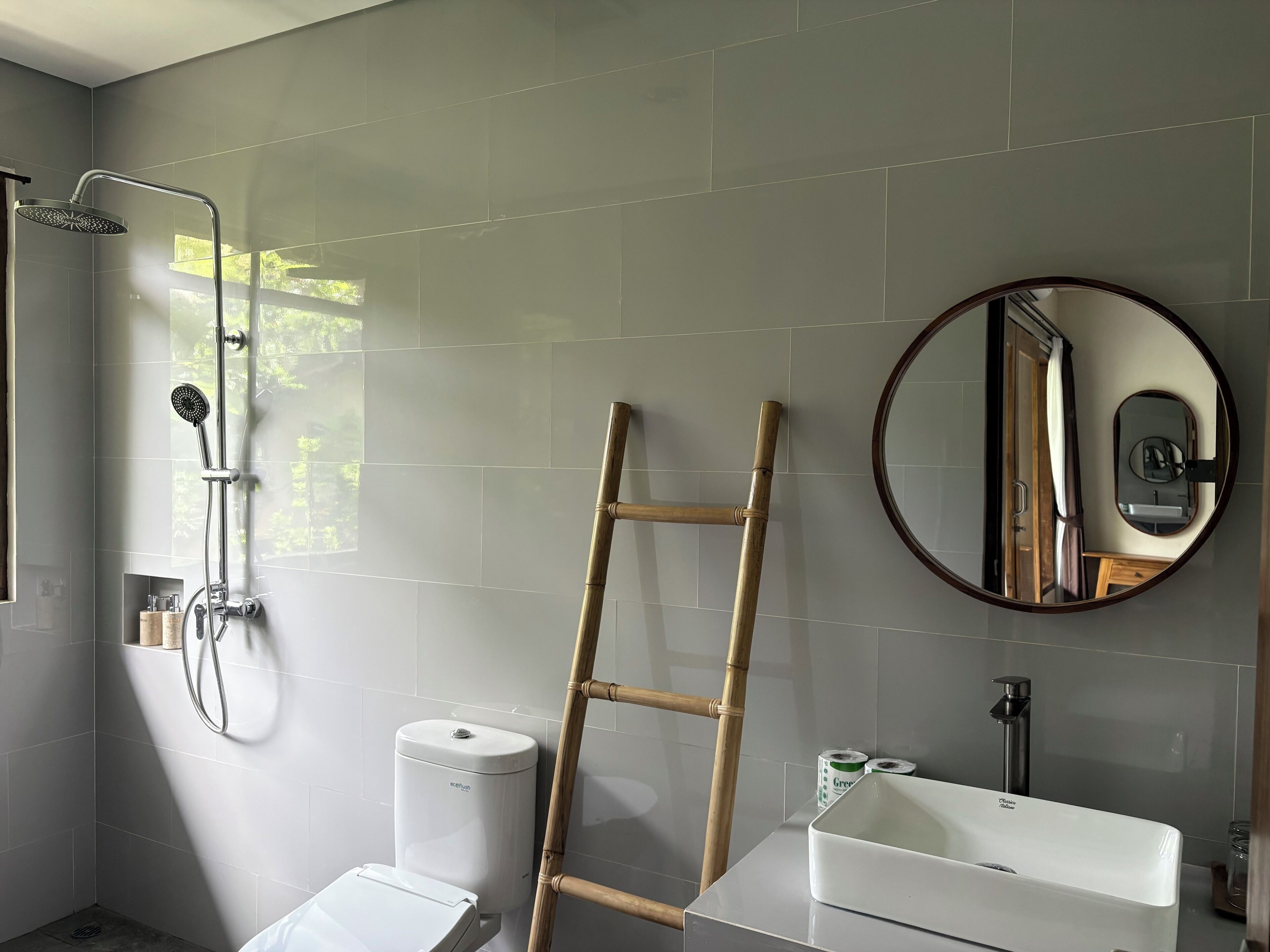 Superior Double or Twin Room | Bathroom