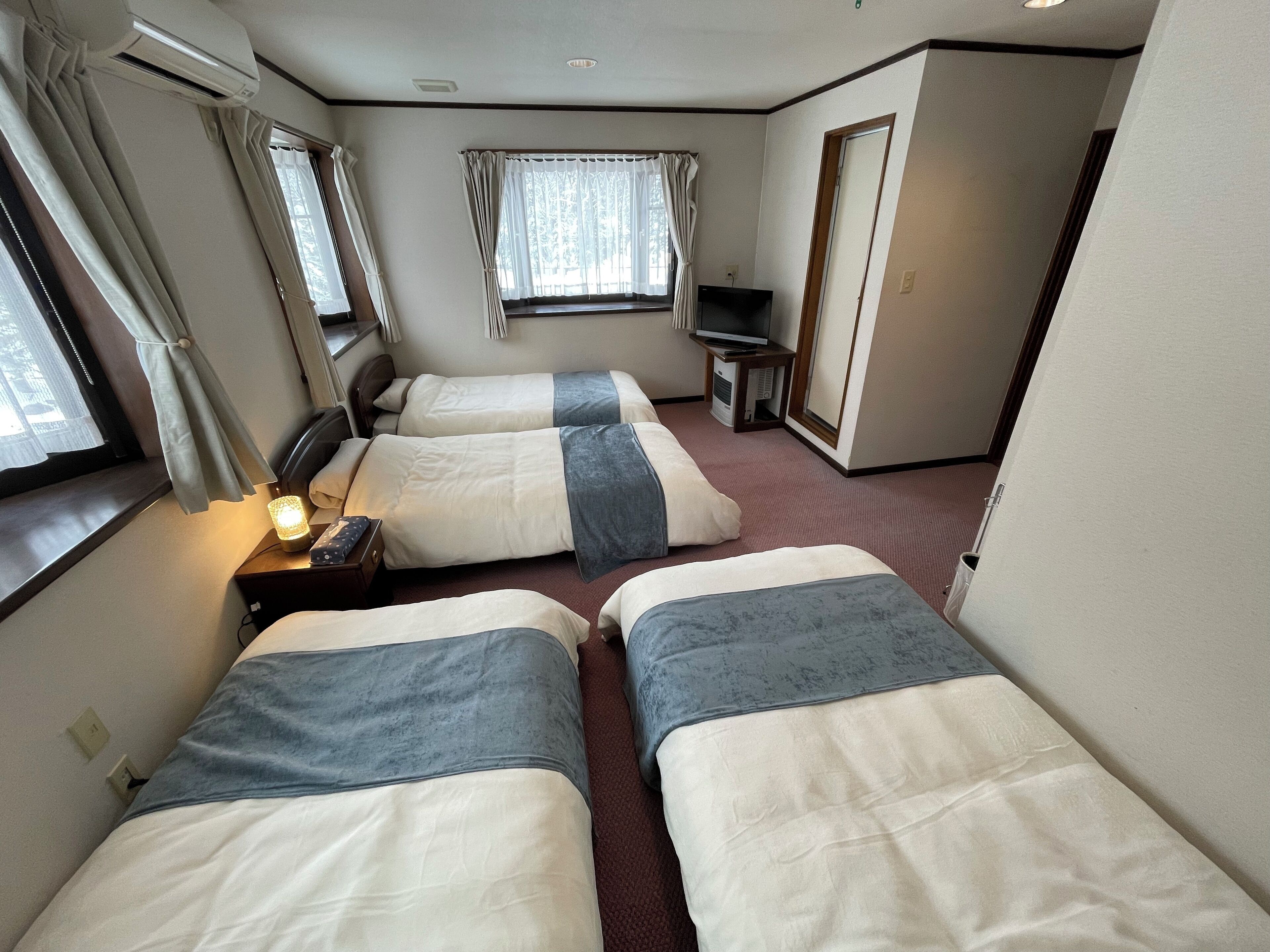 Basic Quadruple Room, Multiple Beds, Pets Allowed, Mountain View | Free WiFi