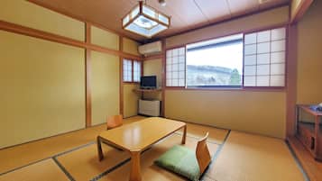 4 人部屋 | WiFi (無料)