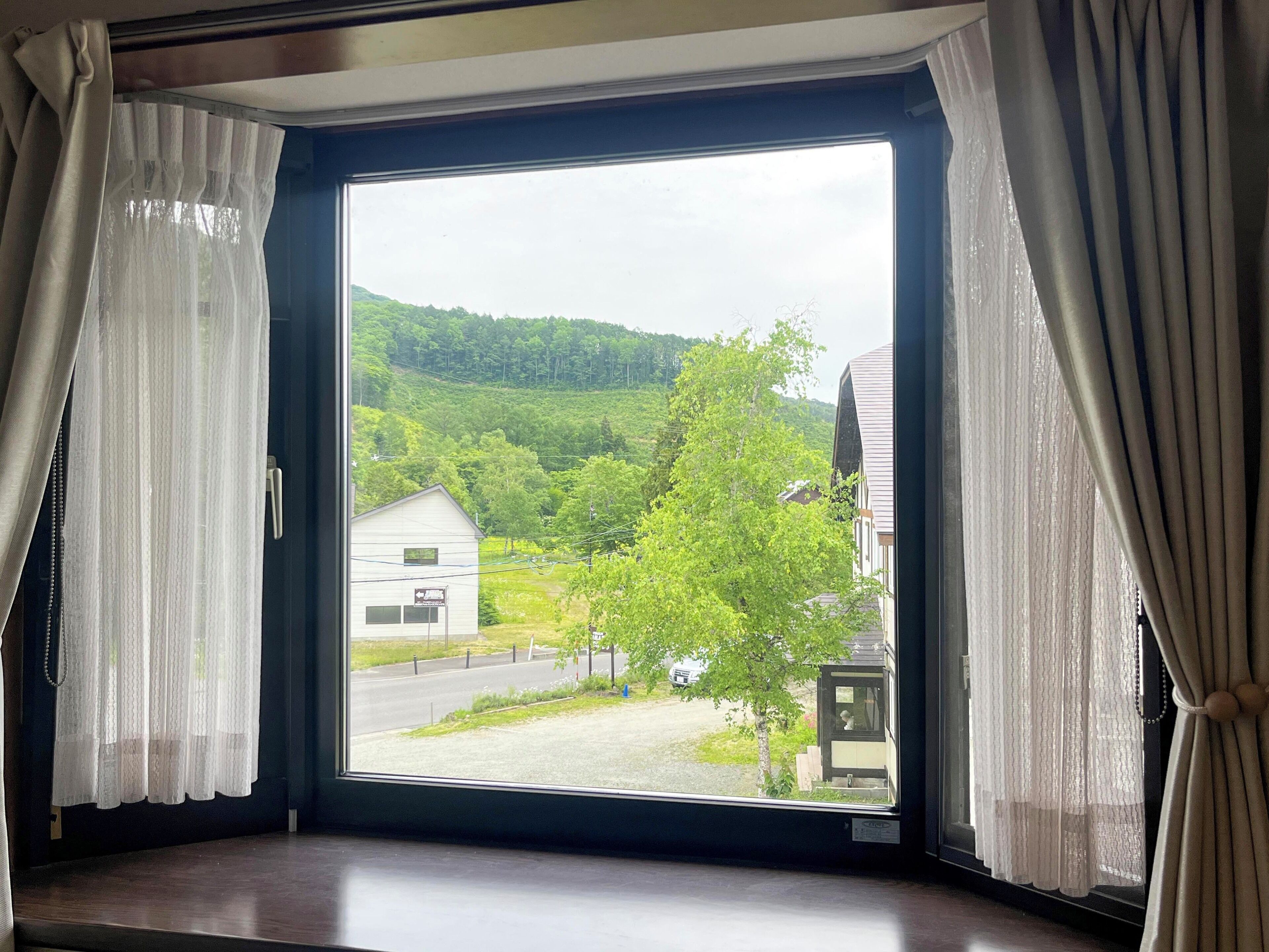 Twin Room | WiFi (free), bed sheets