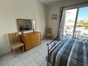 In-room safe, free WiFi, bed sheets
