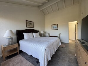 Fer et planche à repasser, accès Internet, draps fournis