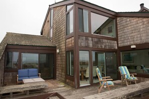 Terrace/patio - Monterey Dunes 144 - Moss Landing Townhome - A Mile of Beachfront! (Moss Landing)