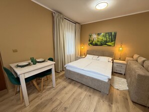 Iron/ironing board, WiFi, bed sheets - Cozy apartment surrounded by forest and fields near the border (Trzebiel)