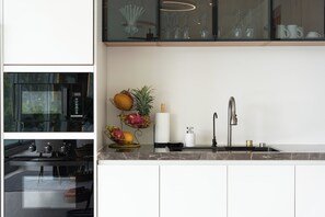 Luxury Villa, 4 Bedrooms, Private Pool, Sea View | Private kitchen - Villa Orise (Koh Samui)