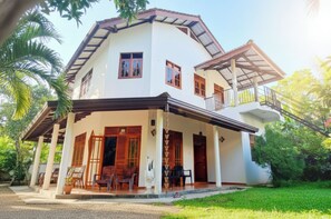 Fachada de la propiedad