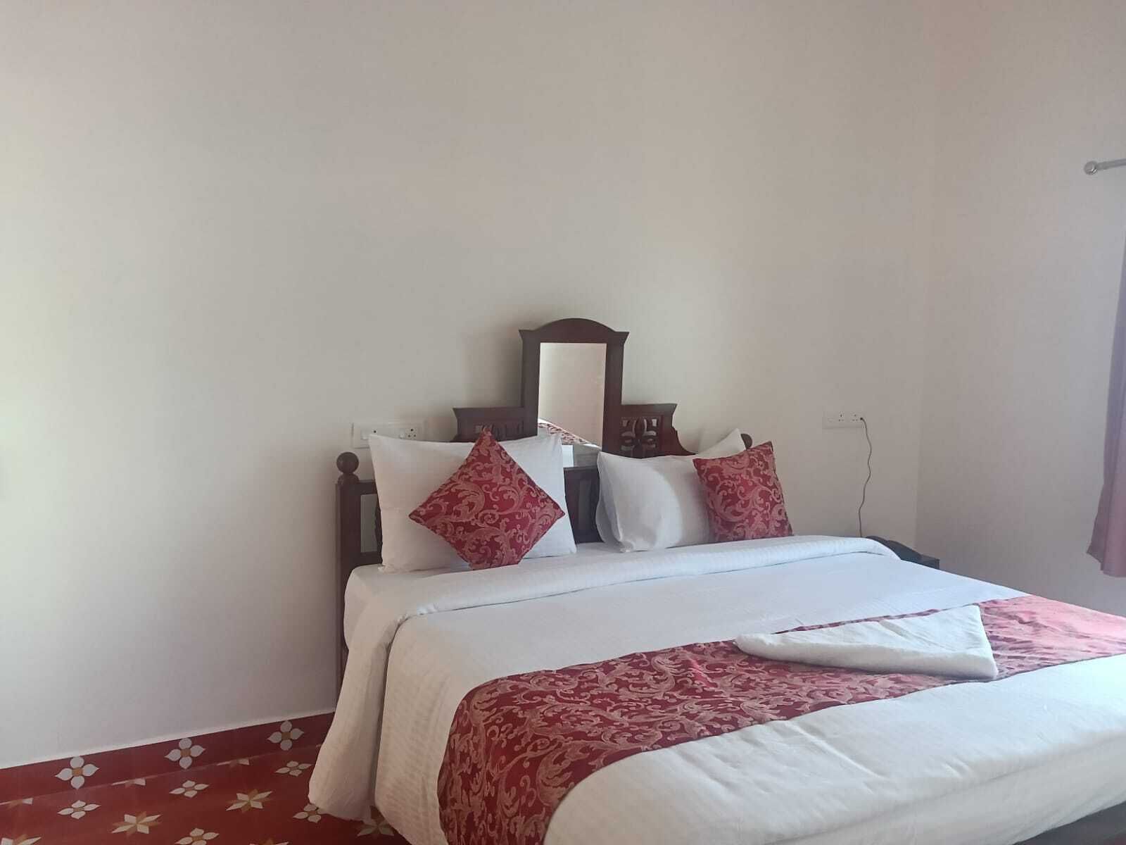 Classic Double or Twin Room | Desk, free WiFi