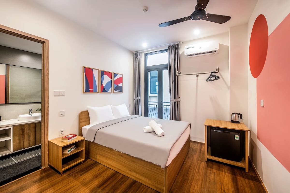 Standard Room, 1 Queen Bed