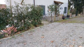 Property grounds - At 9 minutes from Milan Malpensa I rent bed with breakfast, pets allowed (Oleggio)