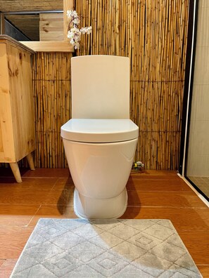 Toallas, jabón y papel higiénico