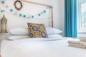 Iron/ironing board, WiFi, bed sheets