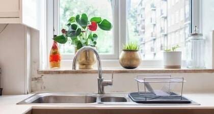 Lit & Airy 2BR Duplex Flat, 2 min to Clapham North