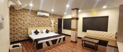 Soundproofing, free WiFi