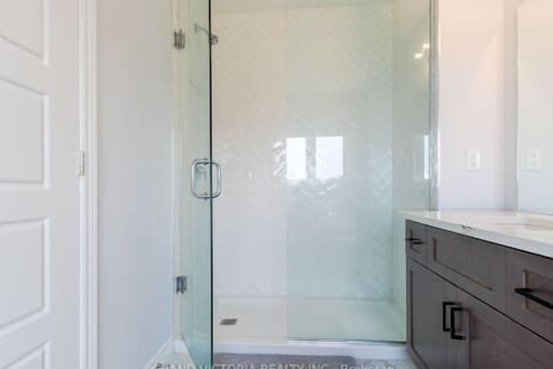 シャワー、ヘアドライヤー、ビデ、タオル