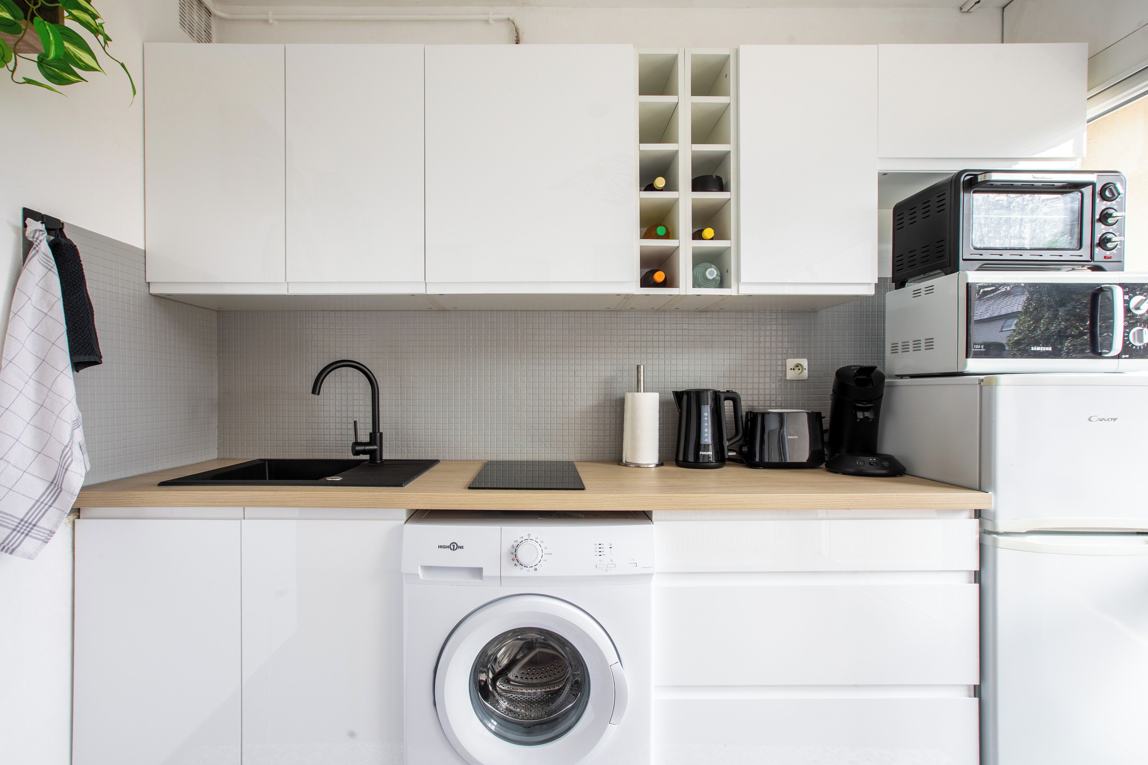 Micro-ondes, four, plaque de cuisson