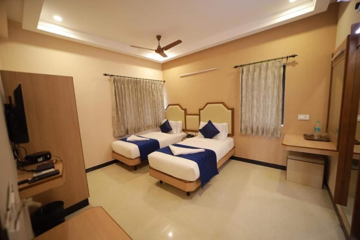 Executive Room, City View | In-room safe, WiFi (free)